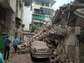 उल्हासनगरमध्ये महेक इमारत कोसळली - Marathi News | Mahek building collapses in Ulhasnagar | Latest thane News at Lokmat.com