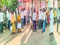 गजबजतोय देहूगावचा मजूर अड्डा, ठेकेदार, कामगारांची सोय - Marathi News |  Gajbajotoya Dehugaon's laborer house, contractor, workers' convenience | Latest pimpri-chinchwad News at Lokmat.com