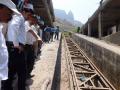मलंग गडावरील फ्युनिक्यूलर रेल्वेला आणखी दहा महिने? - Marathi News | Ten minutes of funicular train on Malang fort? | Latest thane News at Lokmat.com