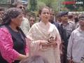 फक्त फोटो काढायला आलीस का? महिलेच्या संतापानंतर कंगना म्हणाली, "मला मदत निधी मिळत नाही" - Marathi News | MP Kangana Ranaut reached flood affected areas of Mandi victims complained | Latest national News at Lokmat.com