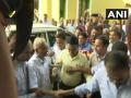 साडेतीन महिन्यांनंतर मुख्यमंत्री पर्रीकर सचिवालयात दाखल - Marathi News | Goa Chief Minister Manohar Parrikar arrives at the state secretariat, is welcomed by party workers and leaders | Latest goa News at Lokmat.com