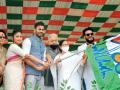 TMC ला गळती; मनोज तिवारींचा पक्षाला रामराम, ममतांवर केला ५ कोटी मागितल्याचा आरोप - Marathi News | Bengal Minister of State and former cricketer Manoj Tiwari quits party; accuses Mamata of demanding Rs 5 crore | Latest national News at Lokmat.com