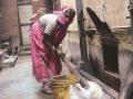 धक्कादायक! डोक्यावर मैला वाहून नेण्यात महाराष्ट्राचा दुसरा क्रमांक - Marathi News | Shocking! Maharashtra is number second in carrying the manual scavenging | Latest chandrapur News at Lokmat.com