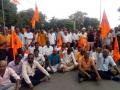 Maratha Reservation: वाशिम-अकोला महामार्गावर रास्ता रोको - Marathi News | Maratha Reservation: Stop the route on the Washim-Akola highway | Latest vashim News at Lokmat.com