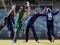 Video; 10 चेंडूंत 3 धावा अन् 5 विकेट्स, अवघ्या एका धावेनं जिंकला सामना  - Marathi News | Tasmanian Tigers suffer epic collapse, lose 5 wickets for 3 runs in 10 balls in 1-run loss, Video | Latest cricket News at Lokmat.com
