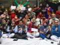 केजरीवालांच्या घरासमोर तीन महापौरांचे उपोषण - Marathi News | Mayors launch indefinite hunger strike in front of Delhi CM’s residence | Latest national News at Lokmat.com
