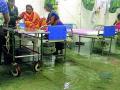 मेडिकल कॉलेज इस्पितळ पाण्यात - Marathi News | Medical College Hospital in rain water | Latest nagpur News at Lokmat.com