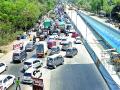 मुंब्रा बायपास बंद: ठाणे-बेलापूर मार्गावर चक्काजाम - Marathi News | Mumbra bypass closed: Chakkjam on Thane-Belapur road | Latest thane News at Lokmat.com