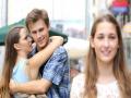 पुरुष २ सेकंदासाठी का होईना महिलांना मागे वळून का बघतात? - Marathi News | Characteristics a woman which attracted men the most | Latest relationship News at Lokmat.com