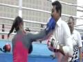 मेरी कोमचा क्रीडा मंत्र्यांना बुक्यांचा प्रसाद, व्हिडीओ झाला वायरल - Marathi News | Mary Kom give punches to Ministers of the Games, Video Viral | Latest other-sports News at Lokmat.com