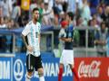 FIFA Football World Cup 2018 : मेस्सीच्या स्वप्नांचा चुराडा - Marathi News | FIFA Football World Cup 2018: Smash Messi's Dream | Latest football News at Lokmat.com