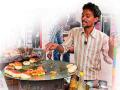पुण्याच्या मिसळ-भजीला इंग्रजी ‘मॅनर्स’चा तडका - Marathi News | The tadka of English 'manners' of Pune's Missal and Bhaji | Latest pune News at Lokmat.com