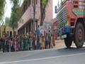 मिटमिट्यातील हायवे लगतच्या शाळेने विद्यार्थ्यांचा जीव टांगणीला... - Marathi News | student scared due to Highway adjacent to the school | Latest chhatrapati-sambhajinagar News at Lokmat.com