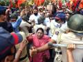 पोलीस-मनसैनिकांची ठाण्यात धक्काबुक्की - Marathi News | Police-Mansainiks pushed into the police station | Latest thane News at Lokmat.com
