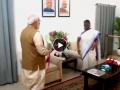 Pm Modi Droupadi Murmu: द्रौपदी मुर्मूंना विजयाच्या शुभेच्छा द्यायला PM मोदी त्यांच्या निवासस्थानी, पाहा Video - Marathi News | Pm Narendra Modi greets Droupadi Murmu on being elected as the new President of India watch Video | Latest national News at Lokmat.com