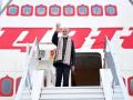 यहा क्या माहोल है ? शिर्डी विमानतळावर मोदींकडून विचारणा - Marathi News | What is the atmosphere here? Modi asked at Shirdi airport | Latest ahilyanagar News at Lokmat.com