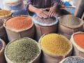 उन्हाळ्यात महागाईचा चटका, डाळी,कडधान्याचे दर कडाडले   - Marathi News | Inflation hit in summer, prices of pulses and pulses went up | Latest navi-mumbai News at Lokmat.com