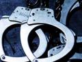 धावत्या रेल्वेत महिलेचा विनयभंग, पाच अटकेत - Marathi News | Woman molested on running train, five arrested | Latest akola News at Lokmat.com