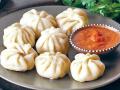 दार्जिलिंगच्या चवदार ‘मोमोज’ची पर्यटकांना भुरळ - Marathi News | Darjeeling's delicious Momos in panaji | Latest goa News at Lokmat.com