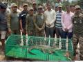 Sindhudurg: अखेर मोती तलावातील मगर जेरबंद, पाच दिवसांच्या अथक प्रयत्नानंतर यश  - Marathi News | The rapid action team of the forest department succeeded in capturing a crocodile from Moti Lake in Sawantwadi | Latest sindhudurga News at Lokmat.com