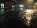 मुसळधार पावसाने मुंबईत धुमशान, पाणी तुंबले, वाहतूक मंदावली - Marathi News | heavy rains in Mumbai | Latest mumbai Photos at Lokmat.com