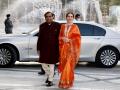 कंपनीतील अधिकाऱ्यांपेक्षाही जास्त आहे मुकेश अंबानींच्या ड्रायव्हरची कमाई! माहीत आहे किती? जाणून थक्क व्हाल - Marathi News | Know about the mukesh ambani driver salary and annual income You will be surprised | Latest business Photos at Lokmat.com