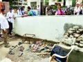मुलुंडमधील चेंगराचेंगरीत १३ जण जखमी; अफवांची भर - Marathi News |  13 injured in stampede at Mulund; Rumors | Latest mumbai News at Lokmat.com
