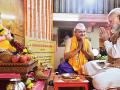 सुराज्य हे देशवासीयांचे कर्तव्य; पंतप्रधान मोदी यांनी घेतले बाप्पाचे दर्शन - Marathi News | Prime Minister Modi visits Bappa; | Latest mumbai News at Lokmat.com