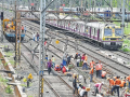 Mumbai Local Mega Block marathi: मध्य रेल्वेवर उद्या मेगाब्लॉक - Marathi News | Mumbai Local Mega Block marathi: Mega block tomorrow on Central Railway | Latest mumbai News at Lokmat.com