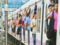 लोकलमधील गर्दीच्या ‘हॉट स्पॉट’वर उतारा काय? - Marathi News | What is the antidote to crowded 'hot spots' in local trains? | Latest mumbai News at Lokmat.com