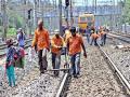 Local Train Mega Block: रविवारी मुंबईत फिरण्याचा प्लॅन; मग मेगाब्लॉक अपडेट जाणून घ्या - Marathi News | Local Train Mega Block: Plan to travel in Mumbai on Sunday; Then know the Mega Block update | Latest mumbai News at Lokmat.com