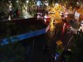 पश्चिम उपनगरांत अधिक जलधारा; नागरिकांची उडाली तारांबळ  - Marathi News | in mumbai heavy rain in the western suburbs in the last three days the flight of citizens is stark  | Latest mumbai News at Lokmat.com