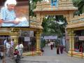 ज्या मंदिरासमोर भिक्षा मागितली, त्याच मंदिराला दिली 2.5 लाखांची मदत - Marathi News | TRENDING ENTERTAINMENT HUMOR NEWS VIRAL HINDI A Woman Who Begs Outside The Temple Donated 2.5 Lakh To The Same Temple | Latest national News at Lokmat.com