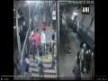 VIDEO: चालत्या ट्रेनखाली आला तरुण, RPF जवानाने मृत्यूच्या जबड्यातून काढलं बाहेर - Marathi News | RPF Jawan saves boy coming under train | Latest mumbai News at Lokmat.com