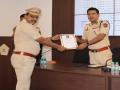 सर्वोत्कृष्ट तपास करणार्‍या पोलीस निरीक्षकांचा पोलीस आयुक्त मधुकर पांडेनी केला सत्कार - Marathi News | Commissioner of Police Madhukar Pandey felicitated the best investigating police inspectors | Latest vasai-virar News at Lokmat.com