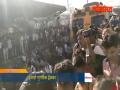 Pulwama Terror Attack : दहशतवादी हल्ल्याच्या निषेधार्थ नालासोपाऱ्यात रेल रोको - Marathi News | Maharashtra : Protesters stage demonstration on the railway tracks at Nallasopara railway station in protest against Pulwama Attack | Latest mumbai Videos at Lokmat.com