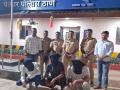 मोबाईल फोन टॉवरच्या बॅटऱ्या चोरणाऱ्या टोळीला अटक - Marathi News | Gang arrested for stealing batteries from mobile phone towers | Latest thane News at Lokmat.com
