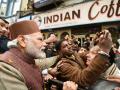 पंतप्रधान मोदींची पावलं वळली शिमल्यातील 'इंडियन कॉफी हाऊस'कडे - Marathi News | PM Modi stops by Shimla's iconic Indian Coffee House | Latest national Photos at Lokmat.com