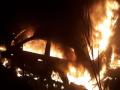 कसारा घाटात गाडीने घेतला पेट, जीवितहानी नाही - Marathi News | fire breaks out to car in nashik | Latest nashik News at Lokmat.com