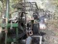 नक्षल्यांनी जाळली रस्ता बांधकामावरील १६ वाहने - Marathi News | Naxalite fire 16 vehicles on the construction of the road | Latest gadchiroli News at Lokmat.com