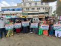 पंतप्रधानांना टपालद्वारे पाठविल्या गोवऱ्या; राष्ट्रवादी महिला काँग्रेसचे आंदोलन - Marathi News | Nationalist Women's Congress agitation against gas prise hike at Akola | Latest akola News at Lokmat.com