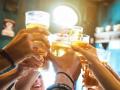 बीअर महागणार, कंपन्यांकडून दरवाढ करण्याची मागणी - Marathi News | beer companies hiking prices due to russia ukraine crisis wheat barley costly Budweiser Hoegaarden | Latest business News at Lokmat.com