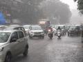 Mumbai Rain Updates: मुंबई, ठाण्यात पावसाची जोरदार हजेरी; अंधेरी सब-वे बंद, अनेक ठिकाणी ट्राफिक जाम, लोकल सेवा सुरळीत - Marathi News | Mumbai Rain Updates Heavy rain in Mumbai Thane Dombivli Andheri subway closed traffic jam at many places local services not affected yet | Latest mumbai News at Lokmat.com