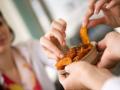 मध्यरात्री भूक लागल्यावर खाऊ शकता 'हे' स्नॅक्स; वजनही वाढणार नाही! - Marathi News | here are late night healthy snacks help to benefits and importance your health | Latest health Photos at Lokmat.com