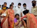 आदित्य ठाकरे यांच्या हस्ते प्रभाग क्रमांक 42 मधील लसीकरण केंद्राचा लोकार्पण सोहळा - Marathi News | Vaccination Center at Ward No 42 by Aditya Thackeray | Latest mumbai News at Lokmat.com
