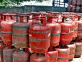LPG Cylinder Price: गॅस सिलिंडरच्या दरात मोठा घसरण, १२३ रुपयांनी स्वस्त झाला सिलिंडर; झटपट जाणून घ्या दर... - Marathi News | lpg gas cylinder prices in 1 june 2021 delhi noida mumbai kolkata | Latest business News at Lokmat.com