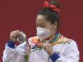 Mirabai Chanu, Tokyo Olympics: 'स्वप्न पूर्ण झालं...भारत माता की जय!', रौप्यपदक विजेत्या मीराबाईची चानूची पहिली प्रतिक्रिया - Marathi News | Tokyo Olympics 2020 I am very happy was dreaming of this for past five years Mirabai Chanu says after winning silver medal | Latest other-sports News at Lokmat.com