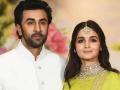 Ranbir Kapoor Alia Bhatt wedding:  आलिया-रणबीरच्या लग्नाला दिग्गज सेलिब्रिटी येणार, पाहुण्यांची यादी लीक - Marathi News | ranbir kapoor alia bhatt wedding guest list revealed karan johar sanjay leela bhansali | Latest filmy News at Lokmat.com