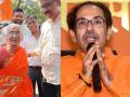 Shiv Sena vs Navneet Rana at Matoshree: खुद्द मुख्यमंत्र्यांनी केली विचारपूस; शिवसेनेच्या ९२ वर्षांच्या 'फायर आजी' आहेत तरी कोण? - Marathi News | Shiv Sena vs Navneet Rana at Matoshree 92 year old shiv sena worker catches attention | Latest mumbai News at Lokmat.com