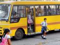 School Bus Attack: स्कूल बसवर तलवारींनी हल्ला, भर रस्त्यात थरार; जखमी ड्रायव्हरनं असा वाचवला विद्यार्थ्यांचा जीव! - Marathi News | attack on school bus with sharp weapon in barnala punjab | Latest crime News at Lokmat.com